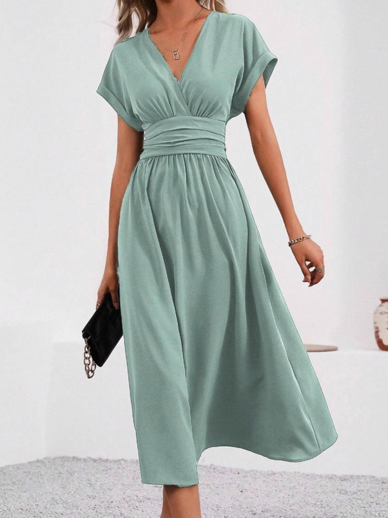 Robe Élégante Col V Plissée