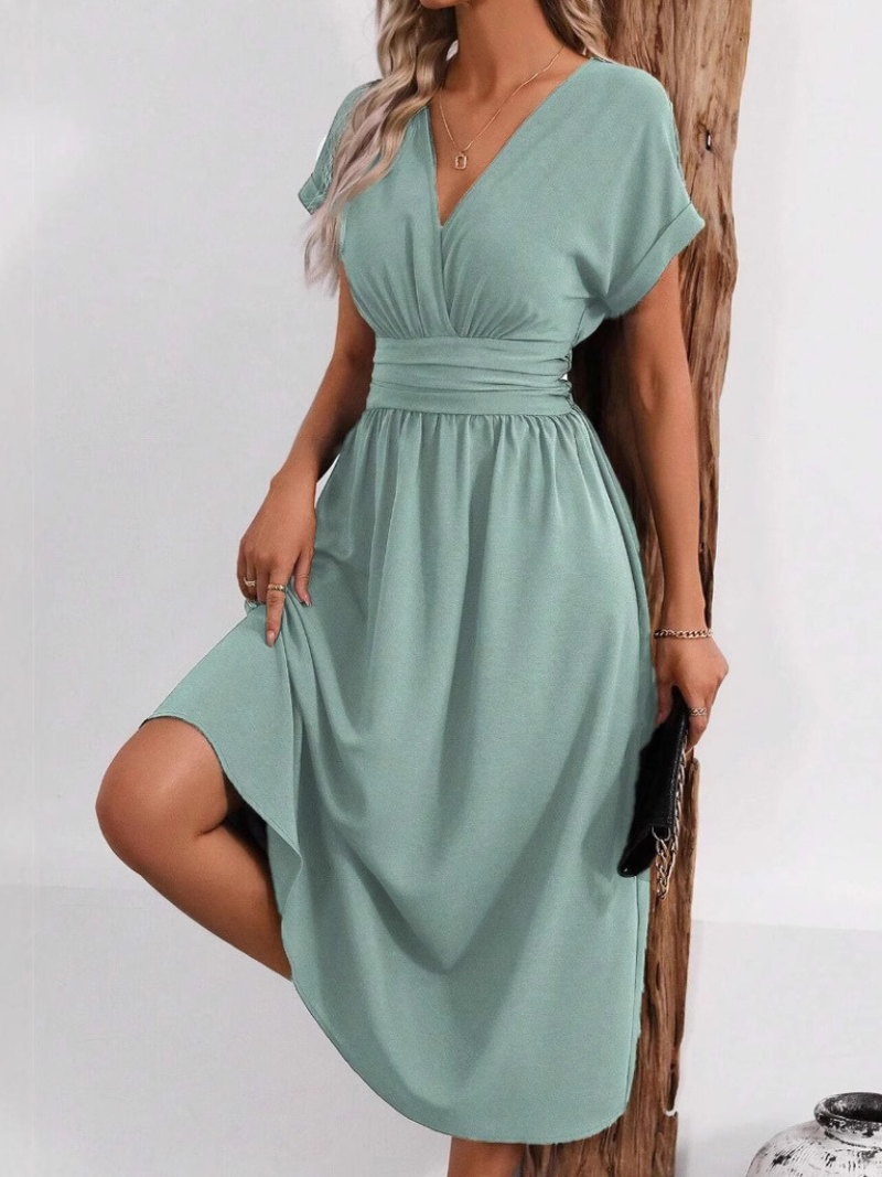 Robe Élégante Col V Plissée