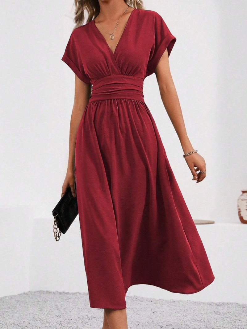 Robe Élégante Col V Plissée