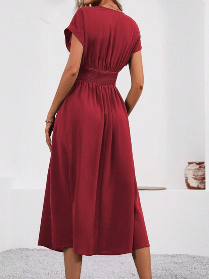 Robe Élégante Col V Plissée